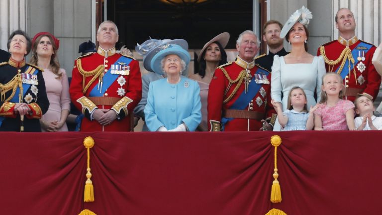 Монархията след кралица Елизабет: Стабилност или криза?