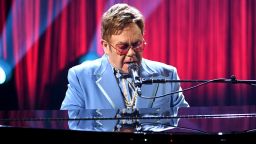 Оригиналният ръкопис на "My Song" на Елтън Джон беше продаден на търг 