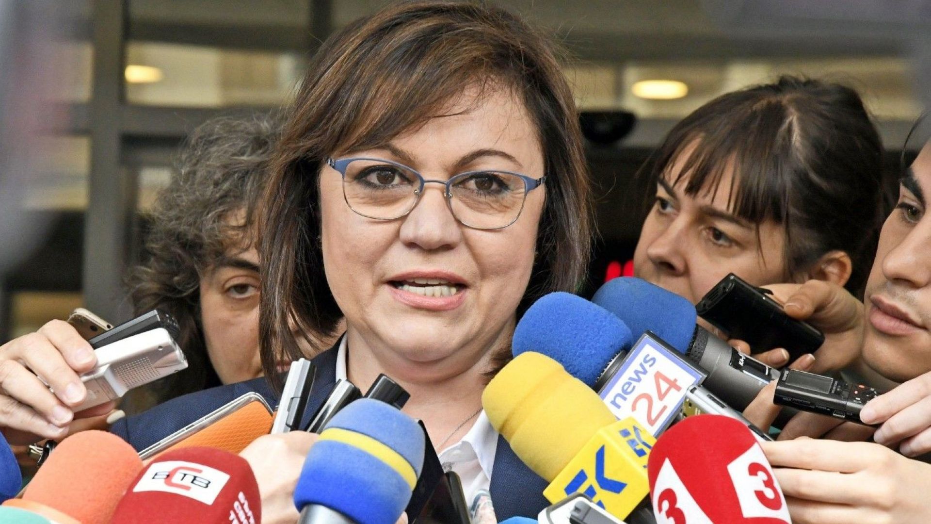 Лидерът на БСП Корнелия Нинова коментира постигнатото споразумение между премиера