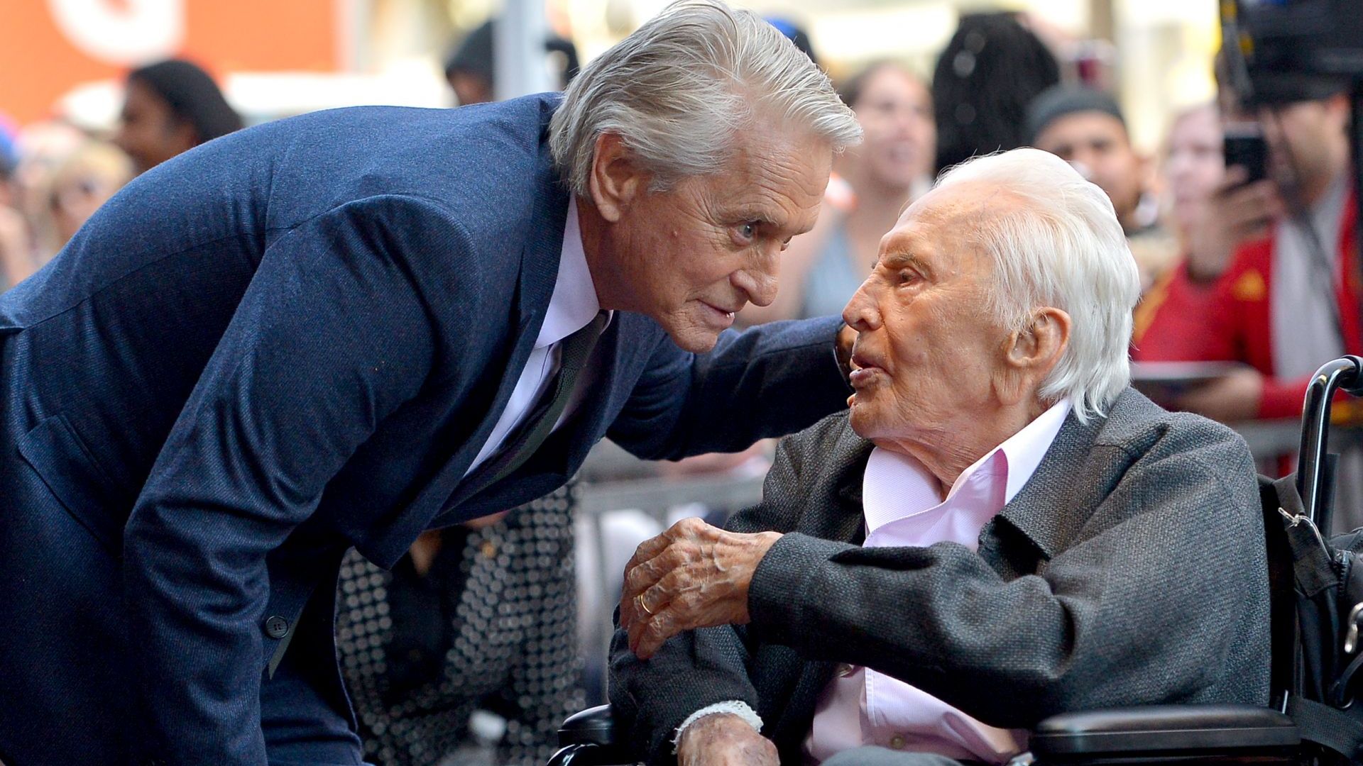 Майкъл Дъглас ще отбележи 103-ия рожден ден на баща си Кърк със скромно тържество