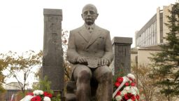 Откриха паметник на Симеон Радев в София (снимки)