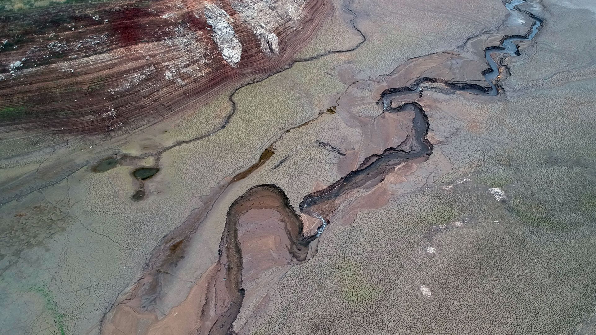 Перник може да остане на воден режим до март следващата