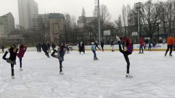 Пуснаха ледената пързалка в Русе