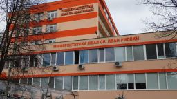 Отрицателни бързи тестове разпространиха коронавирус в болница "Иван Рилски“
