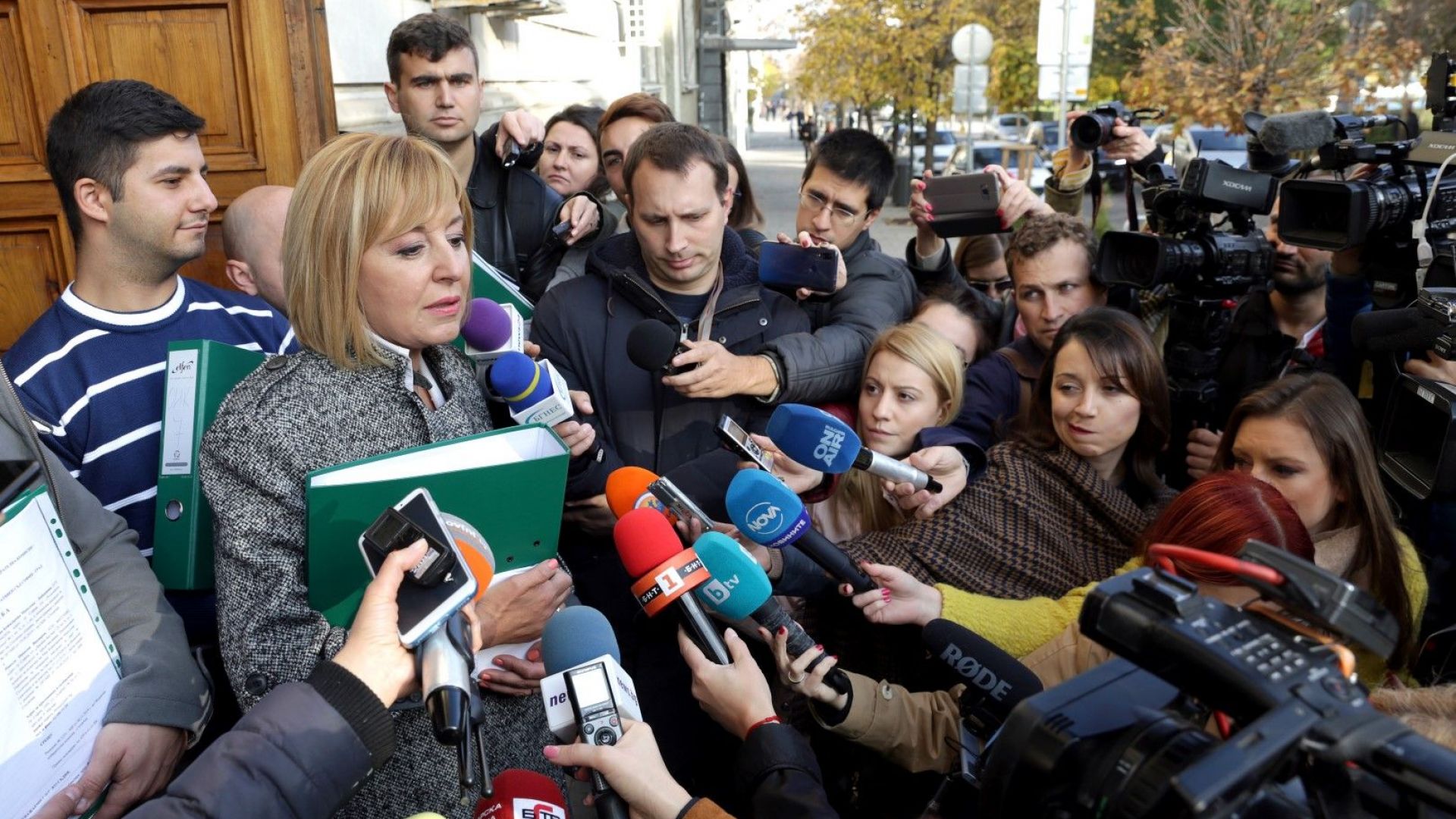 Мая Манолова отваря безплатна приемна за граждани в новия си