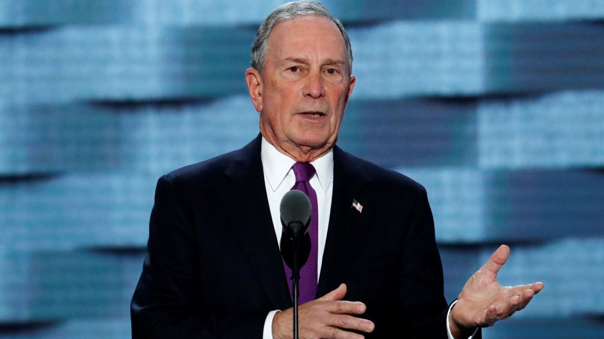 Обявявайки вчера кандидатурата си 77 годишният Майкъл Блумбърг се включва късно