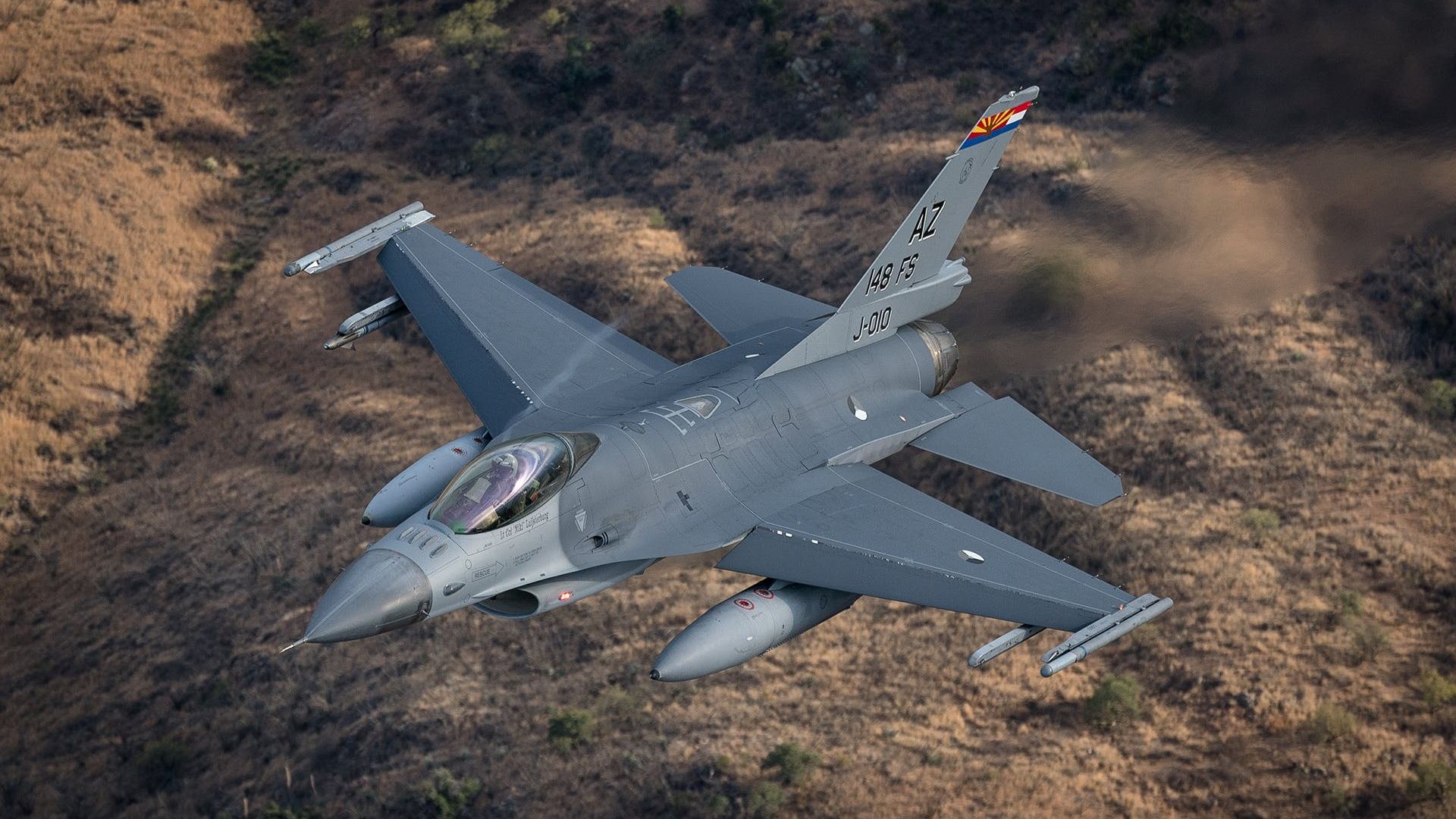 Поне няколко месеца ще се забави доставката на изтребителите F-16