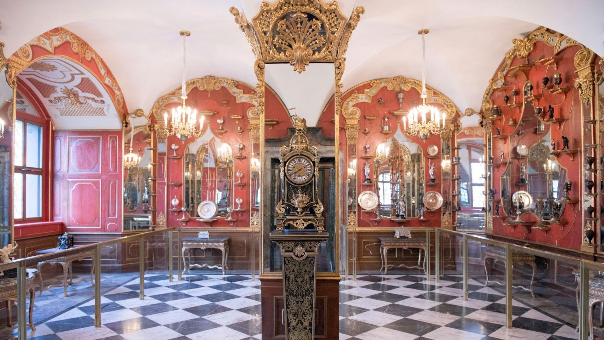 Диамант с тегло 49 карата е сред скъпоценностите откраднати по