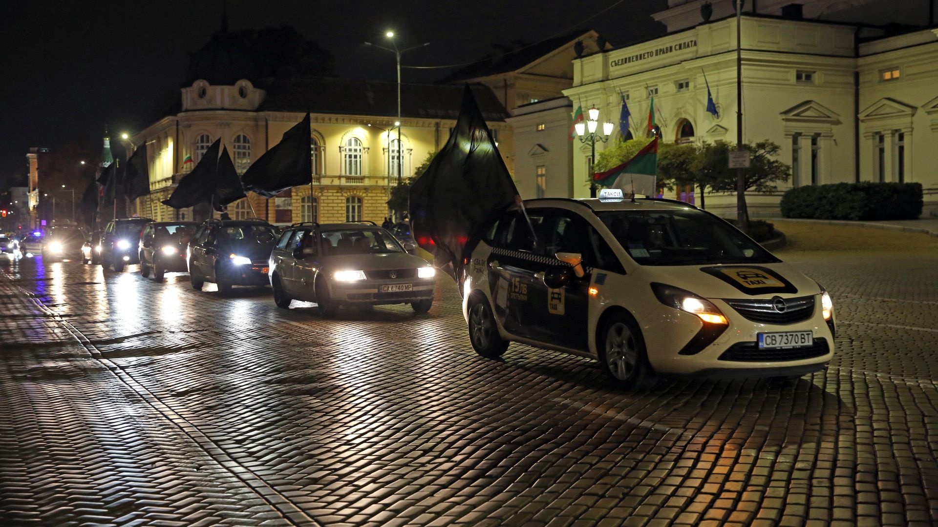 Виж още Цвета Караянчева подкрепи Валери Симеонов за неин заместник