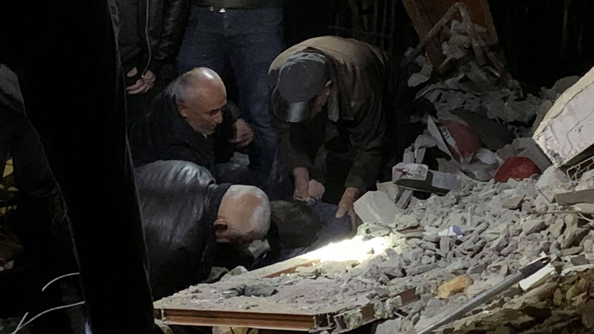 Един човек е загинал след като в паниката си заради