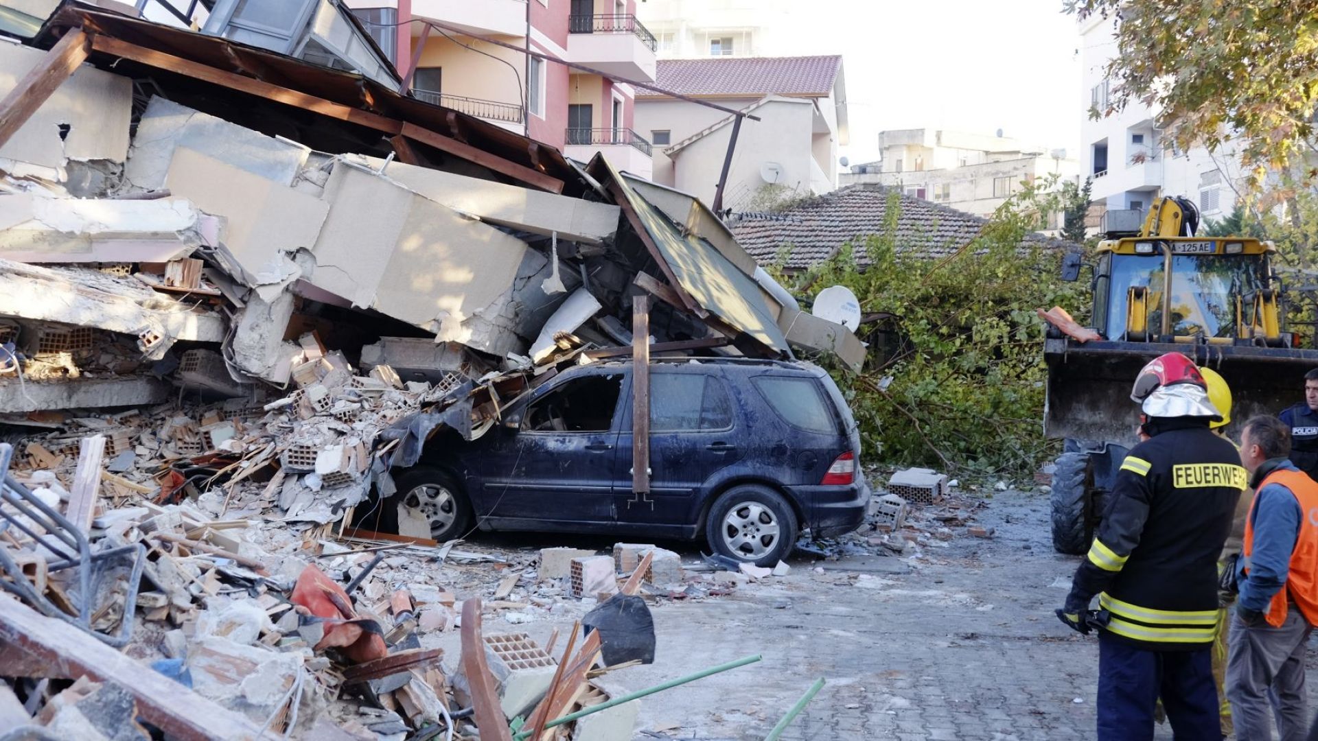 Мощни трусове разтърсиха западното крайбрежие на Албания и сринаха до