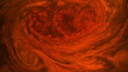 "Джеймс Уеб" откри мистериозни структури над Голямото червено петно ​​на Юпитер