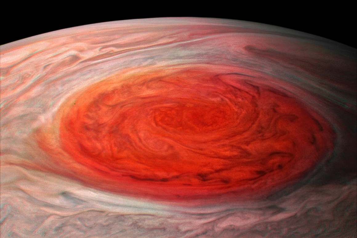 Голямото червено петно е най-масивната буря в Сълнчевата система