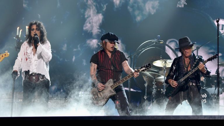 Групата на Джони Деп е изправена пред съд заради отменен концерт в Европа през 2023 г.