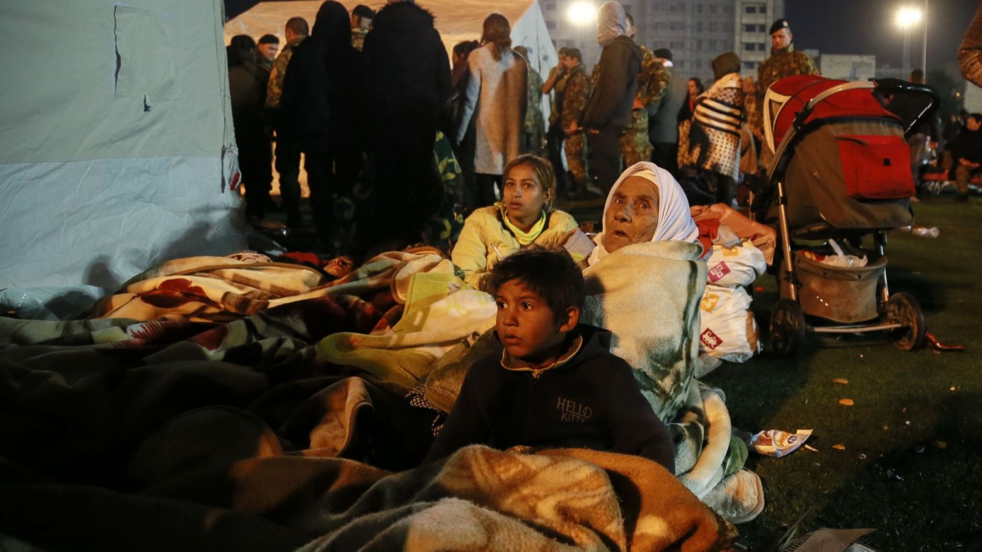 24 са вече загиналите при труса в Албания, стотици прекараха нощта в палатки (снимки, видео)