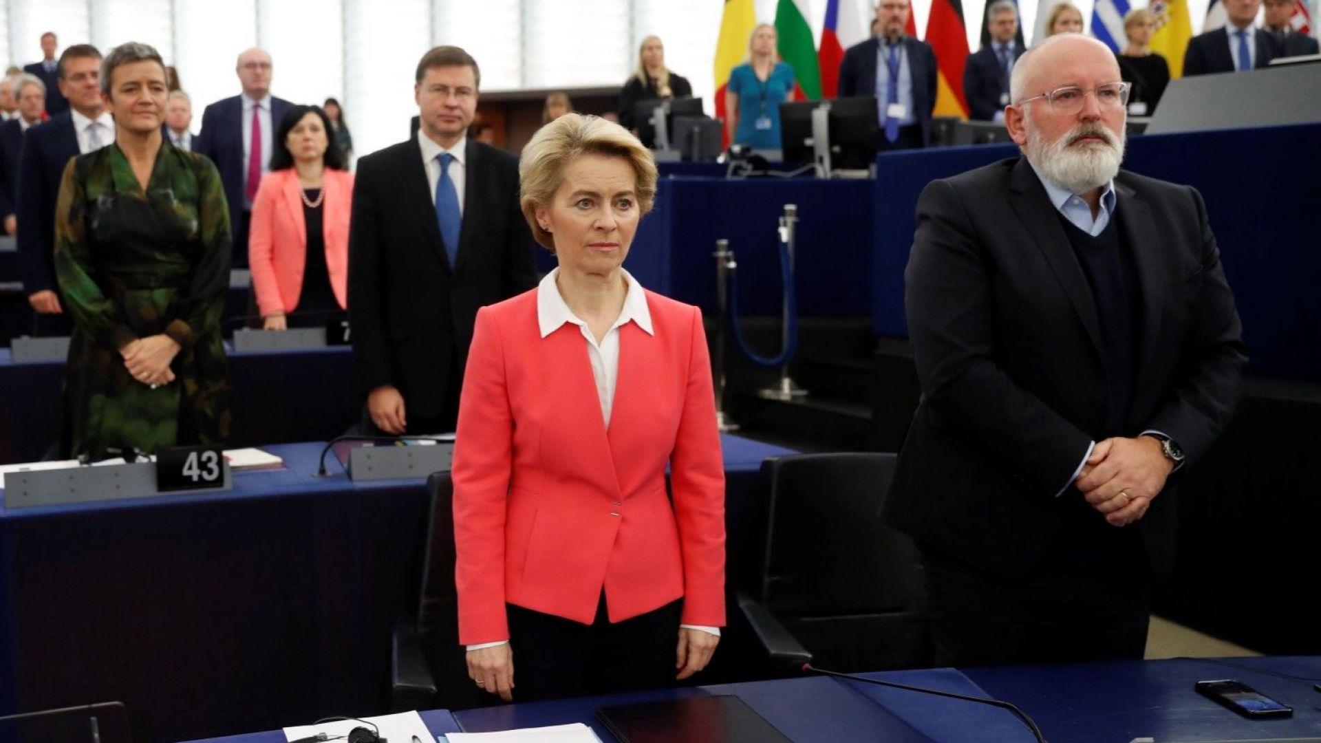ЕП утвърди състава на Европейската комисия с председател Урсула фон дер Лайен