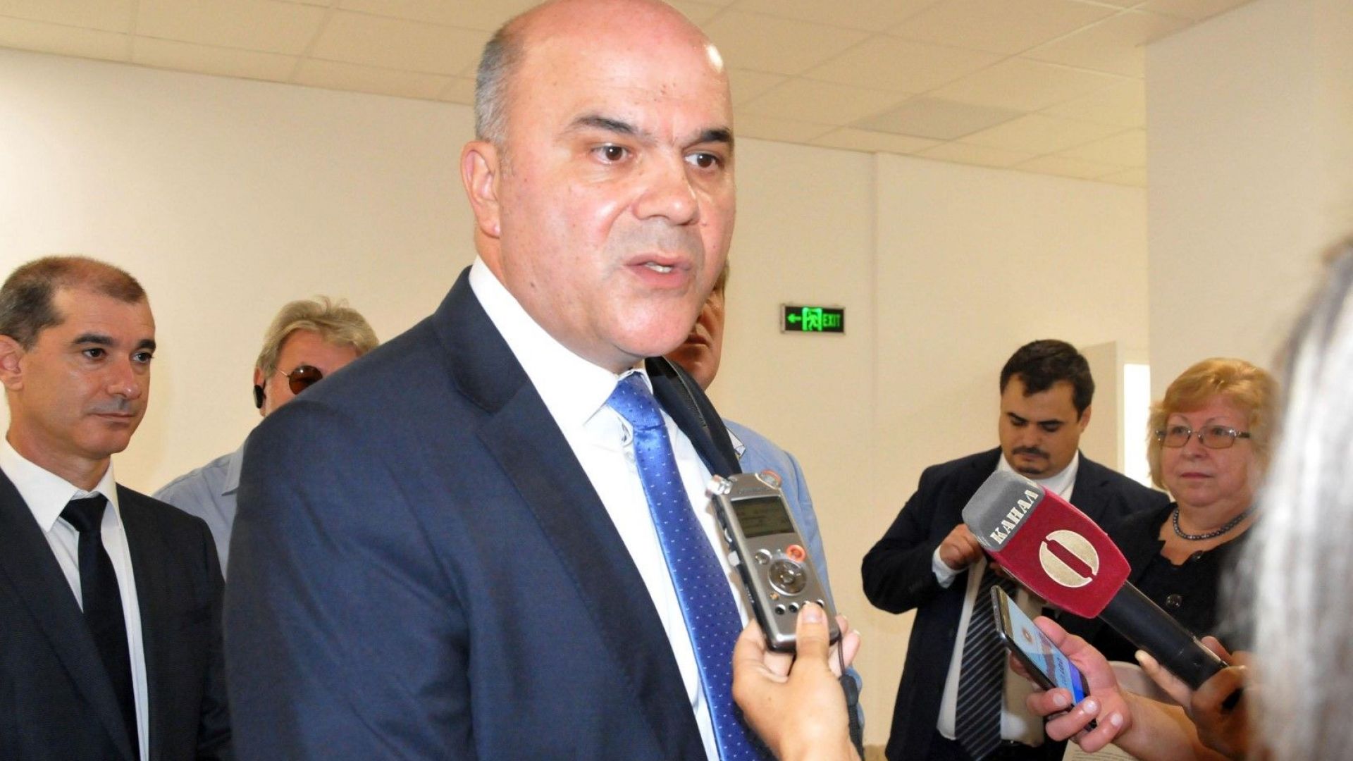 Министърът на труда и социалната политика Бисер Петков заяви че