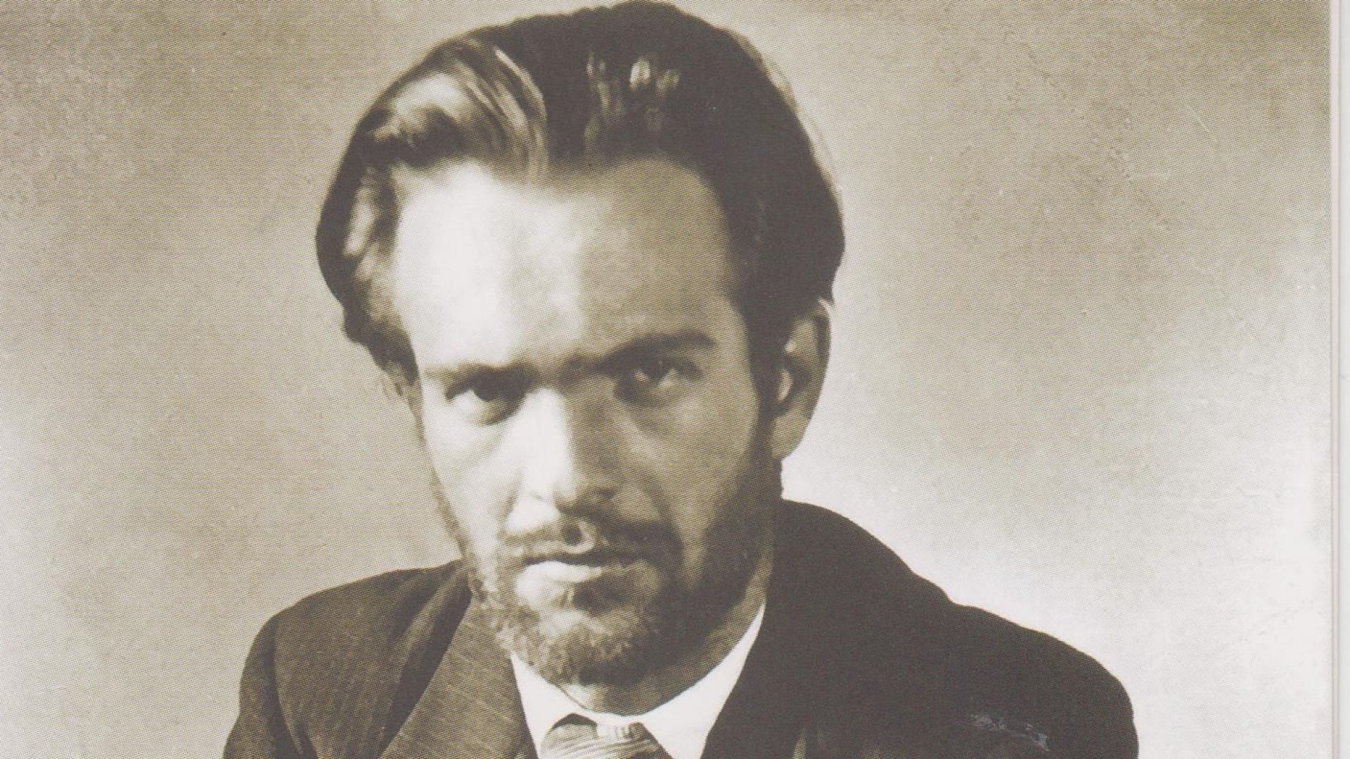 Три неизвестни досега стихотворения на Никола Вапцаров и есе посветено