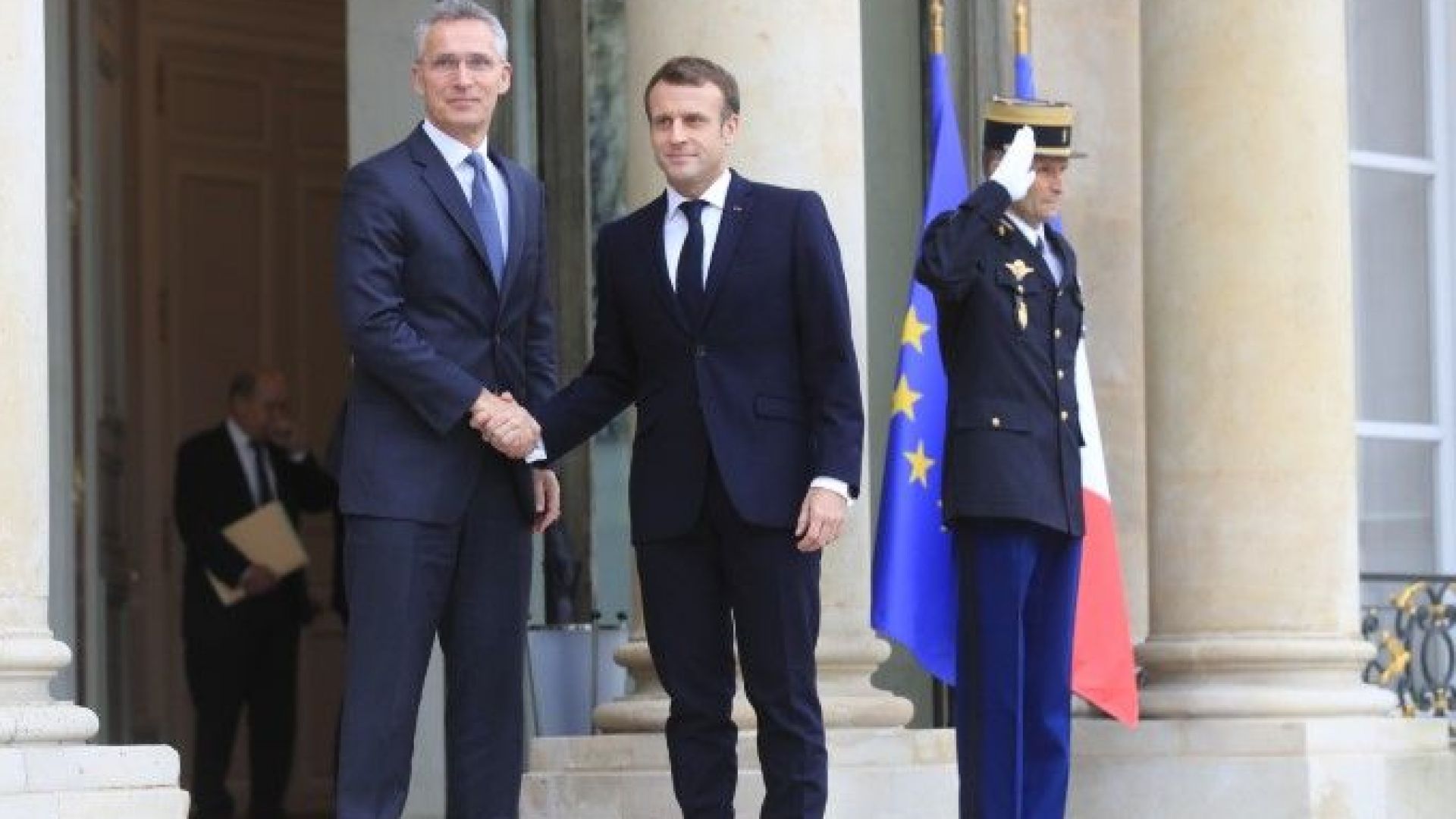 Френският президент Еманюел Макрон заяви че коментарът му за мозъчната