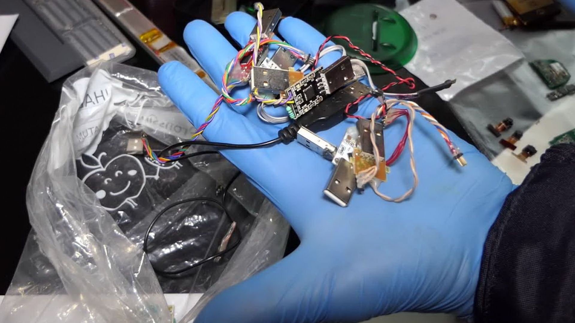 ГДБОП разби престъпна група занимавала се с изработване на скиминг