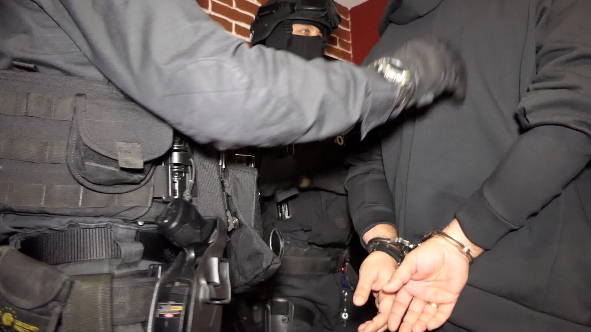 Директорът на професионалната гимнзия в Ихтиман Димитър Бонев е арестуван