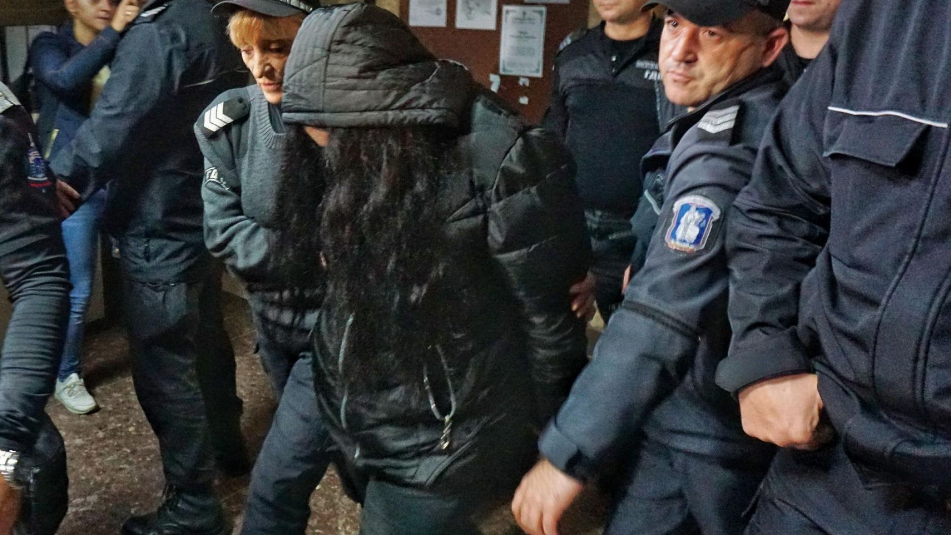 Варненският окръжен съд остави за постоянно в ареста 38 годишната банкова