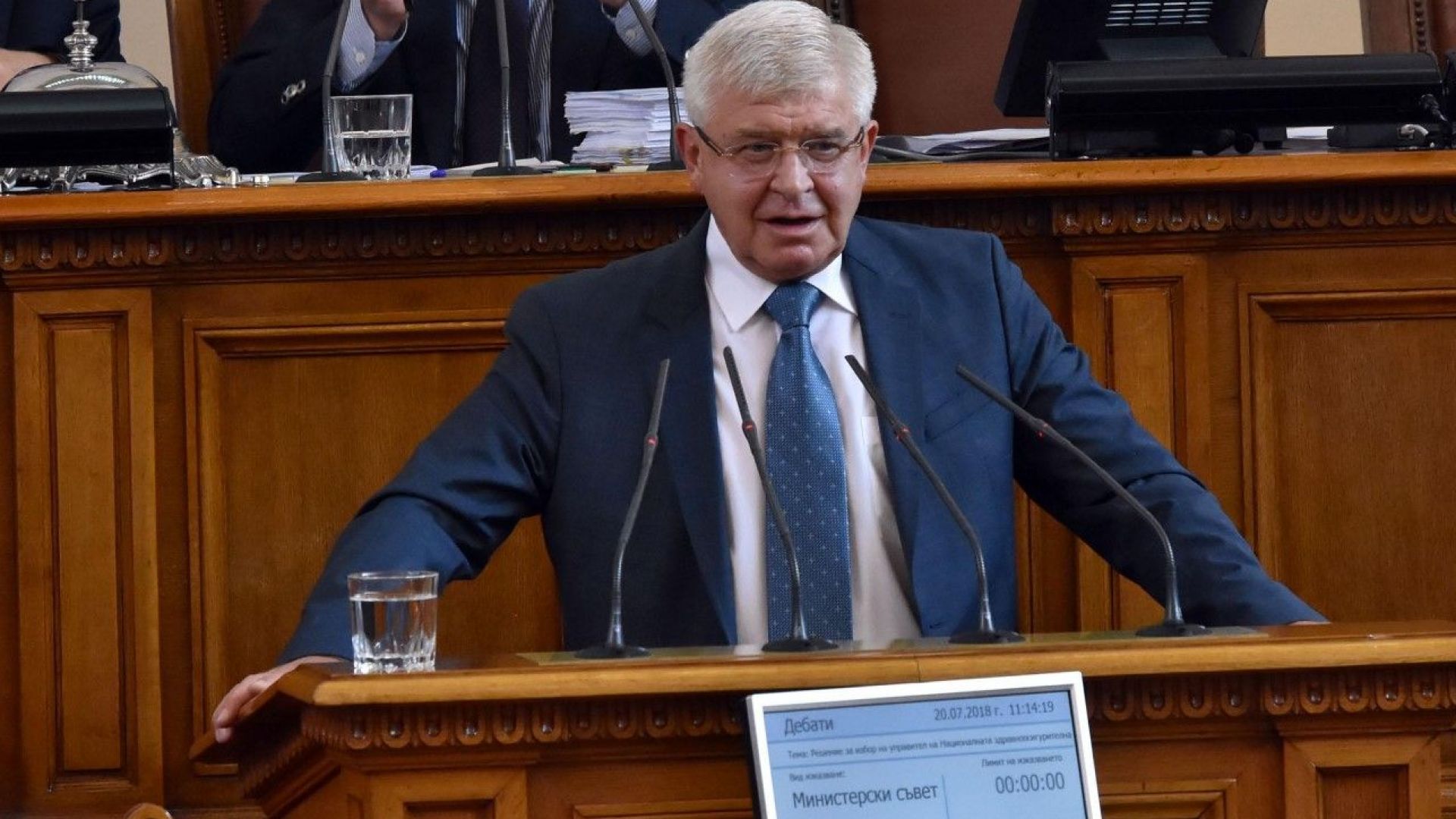 Министърът на здравеопазването Кирил Ананиев подписа договор с обединение ДЗЗД