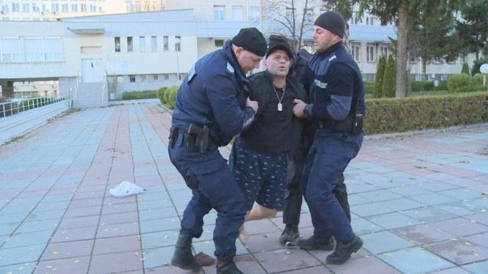 Задържан е мъжът реагирал агресивно в столична болница Света Анна
