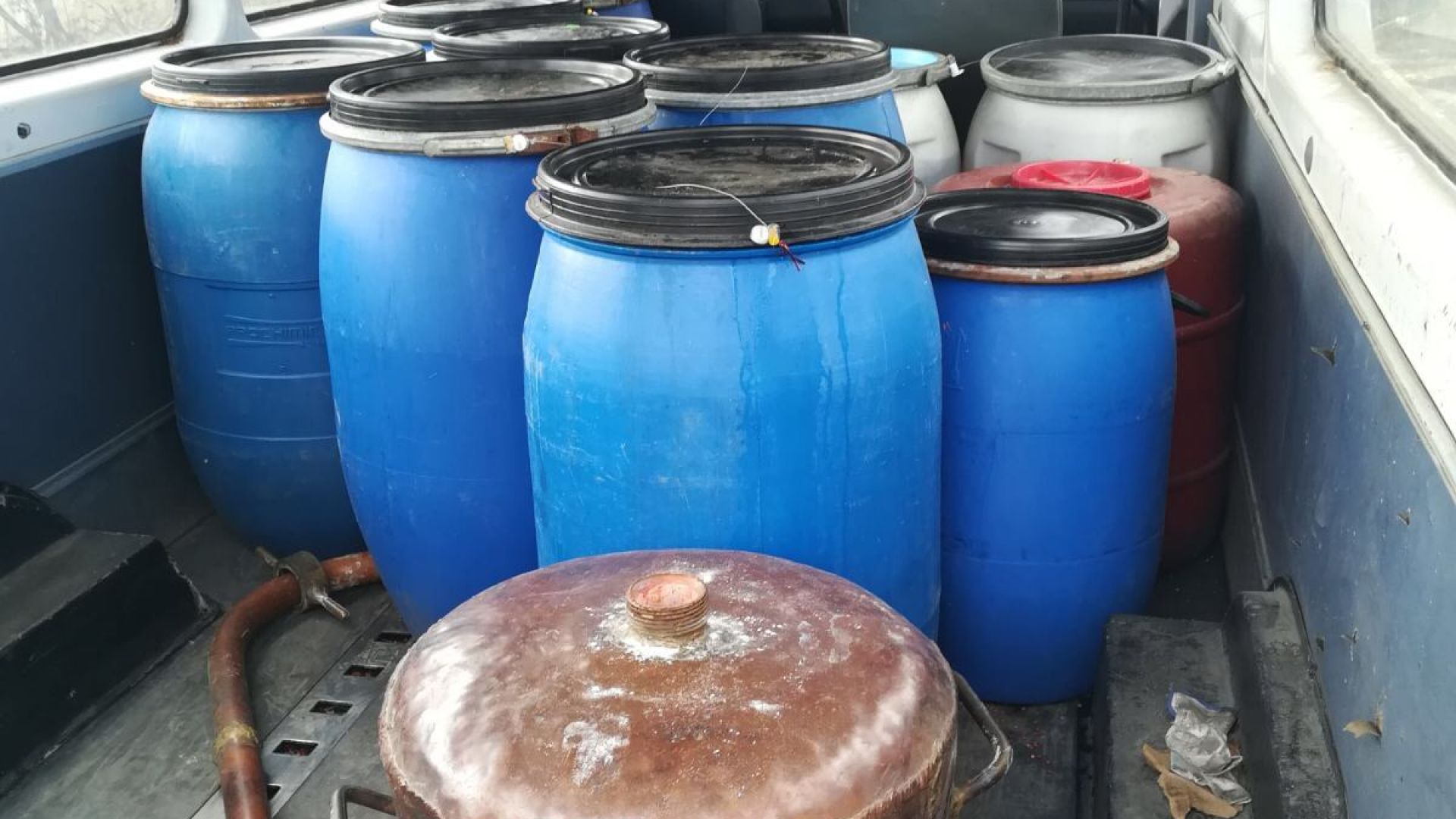 Митнически служители от Главна дирекция Митническо разузнаване и разследване ГД