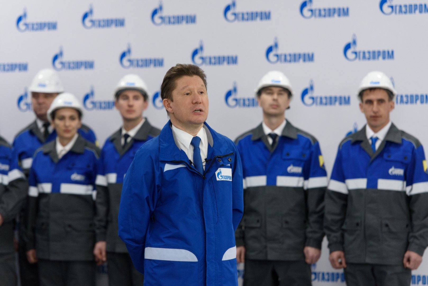 Алексей Милер - председателят на Газпром край свои служители