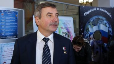 Резултат с изображение за Александър Лазуткин