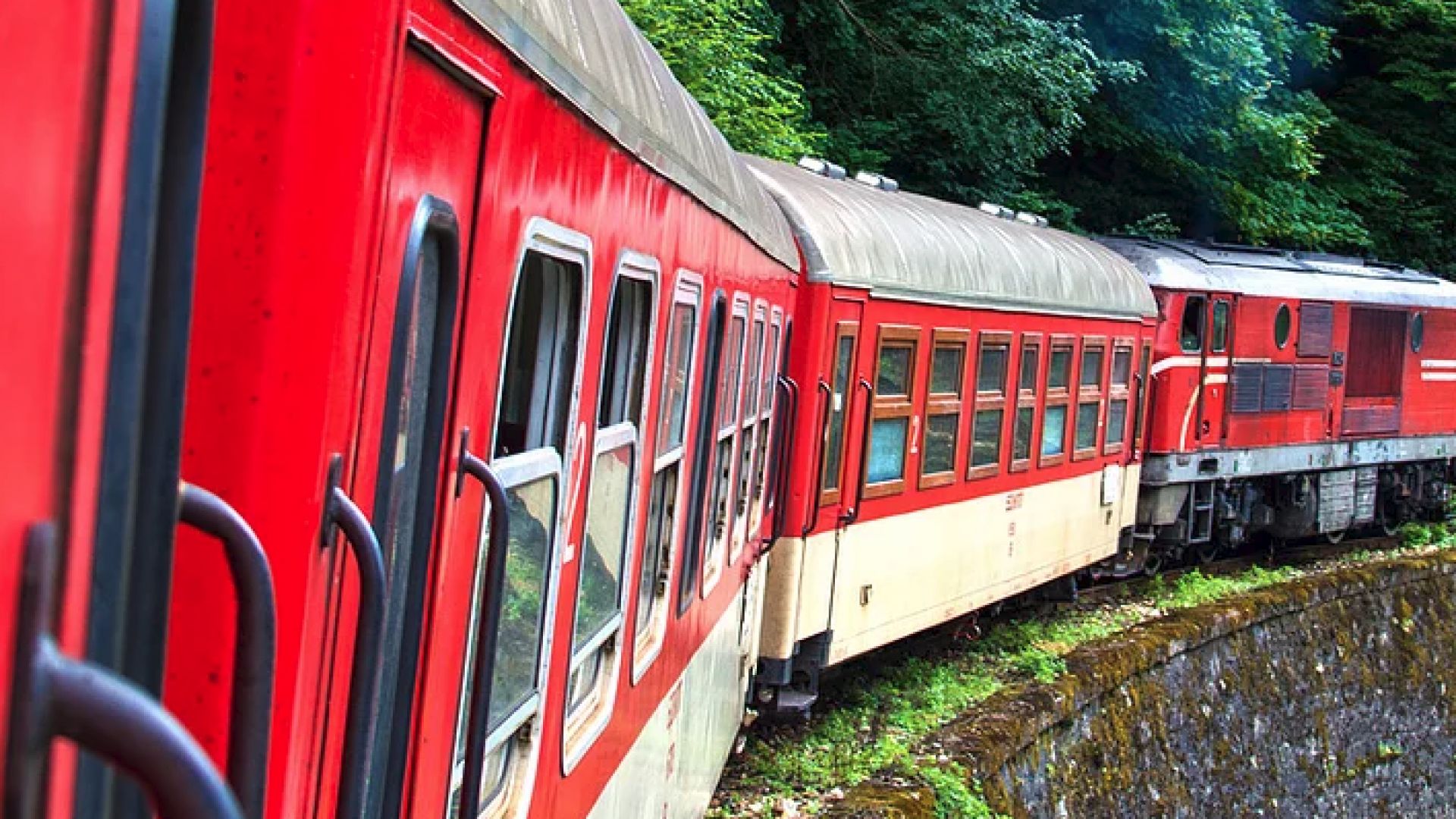 В специален Коледен влак ще се превърне теснопътната композиция Родопи