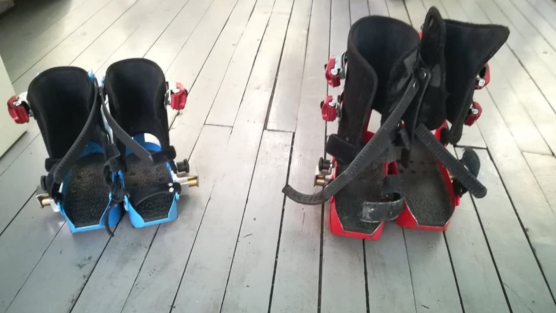 Има специални обувки, когато децата ползват робот за рехабилитация  