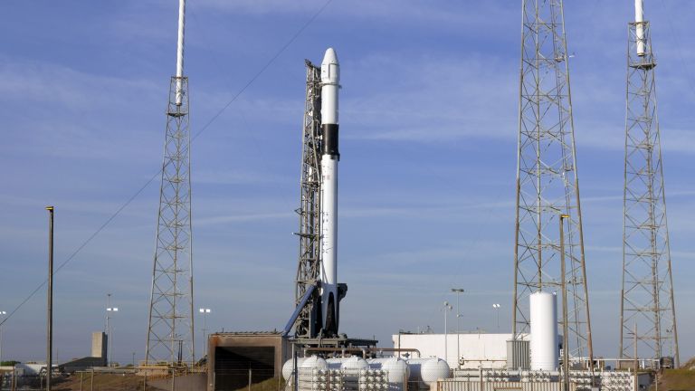 Броени секунди преди старта: SpaceX отложи изстрелване