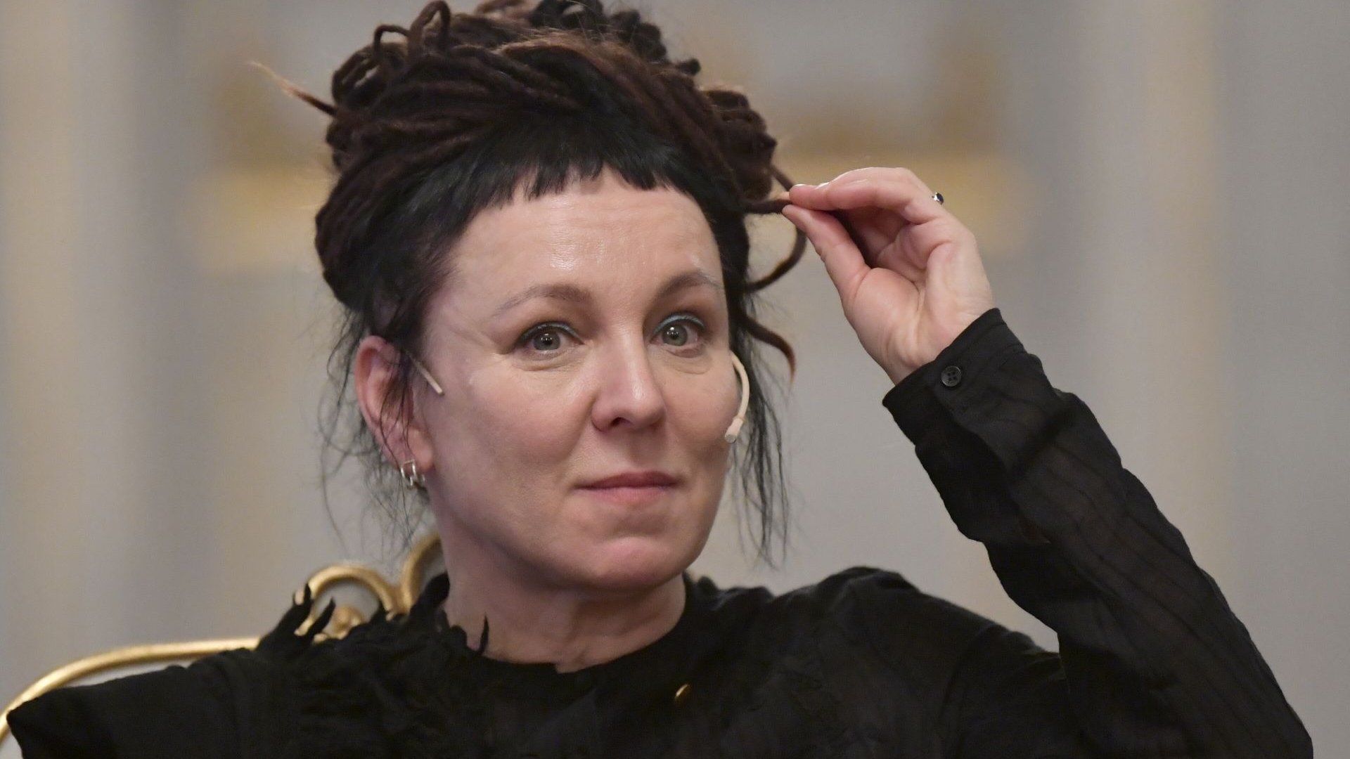 Неизвестни обраха дома на носителката на Нобеловата награда за литература