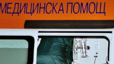 Кола се вряза в камион край битака в София