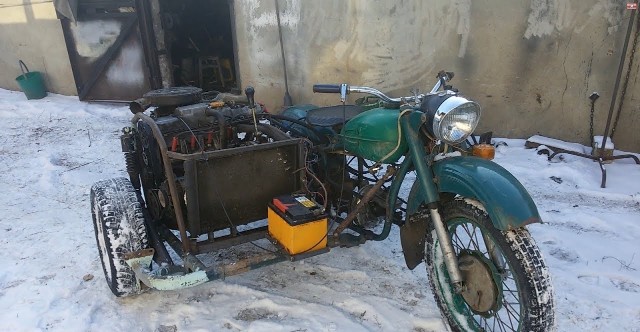 Руснаци монтираха двигател от Лада на мотоциклет