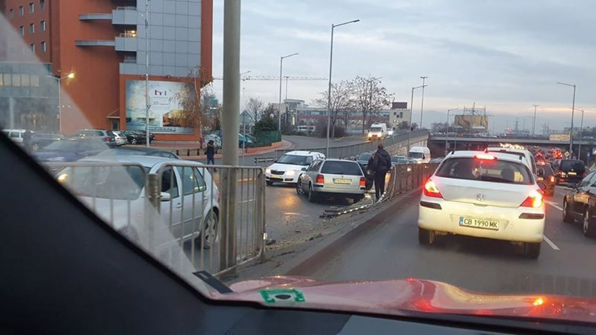 БМВ с регистрация от Пазарджик е катастрофирало на бул Александър