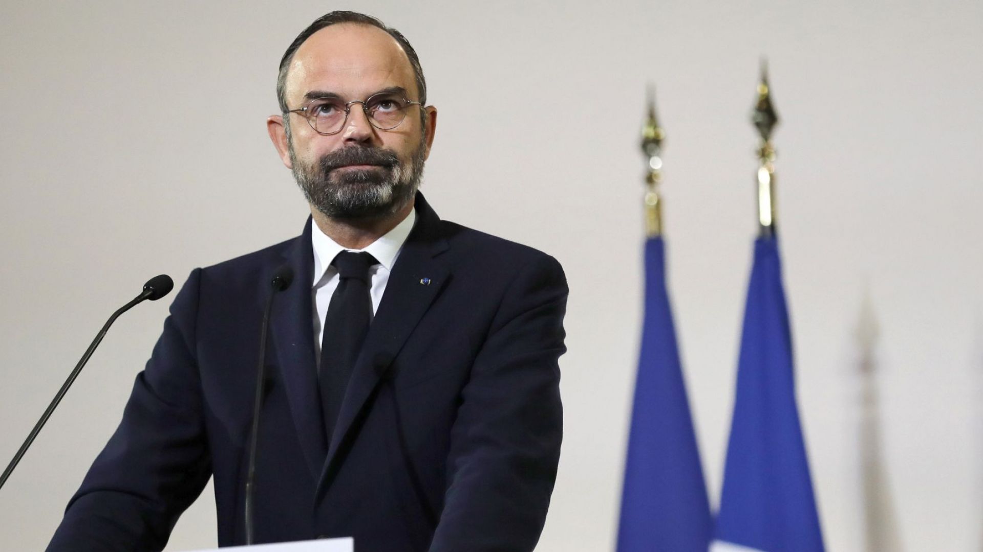Министър-председателят на Франция Едуар Филип направи отстъпки пред синдикатите по