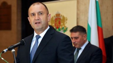 Румен Радев: В командирската си практика нямам нито един загубен самолет и загинал летец