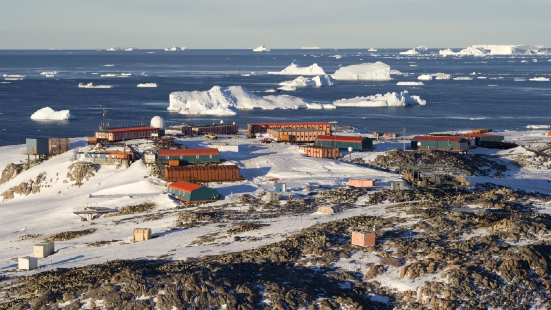 Пимпирев за новата експедиция: Антарктида трябва да остане единственият континент без Covid-19