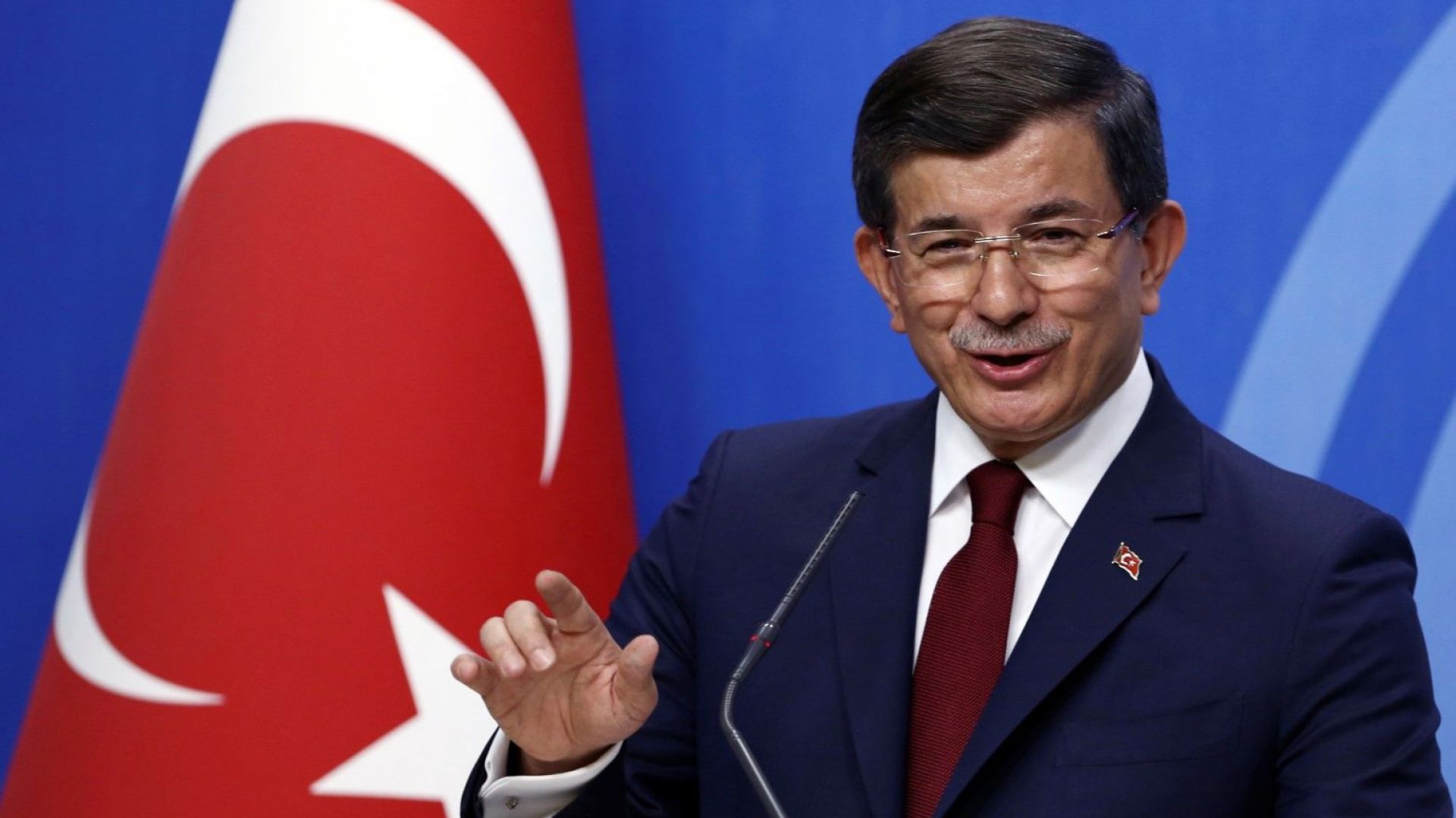 Бившият турски премиер Ахмет Давутоглу официално обяви днес създаването на