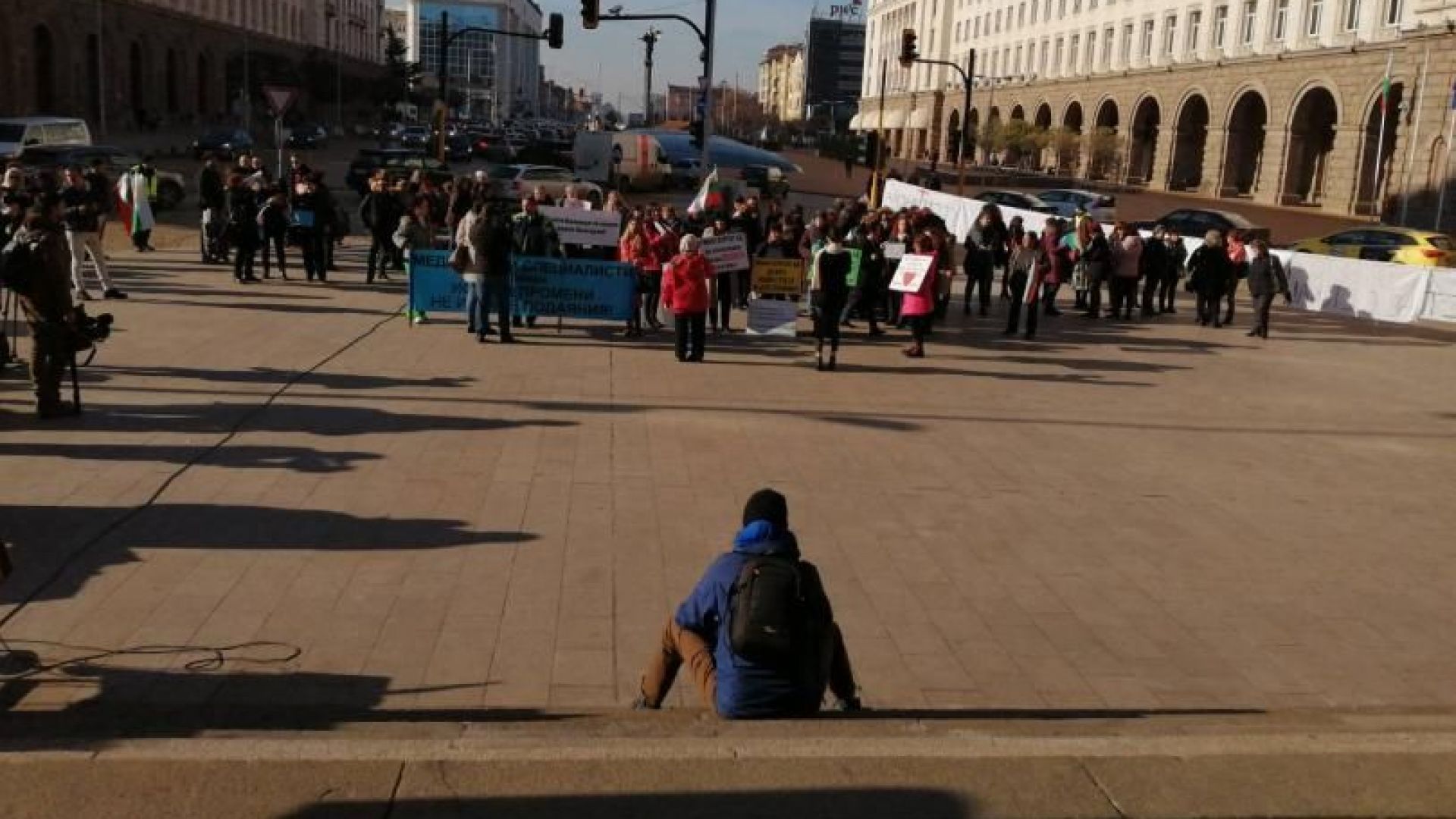 Медицинските специалисти погребаха символично сегашната по думите им здравеопасната система