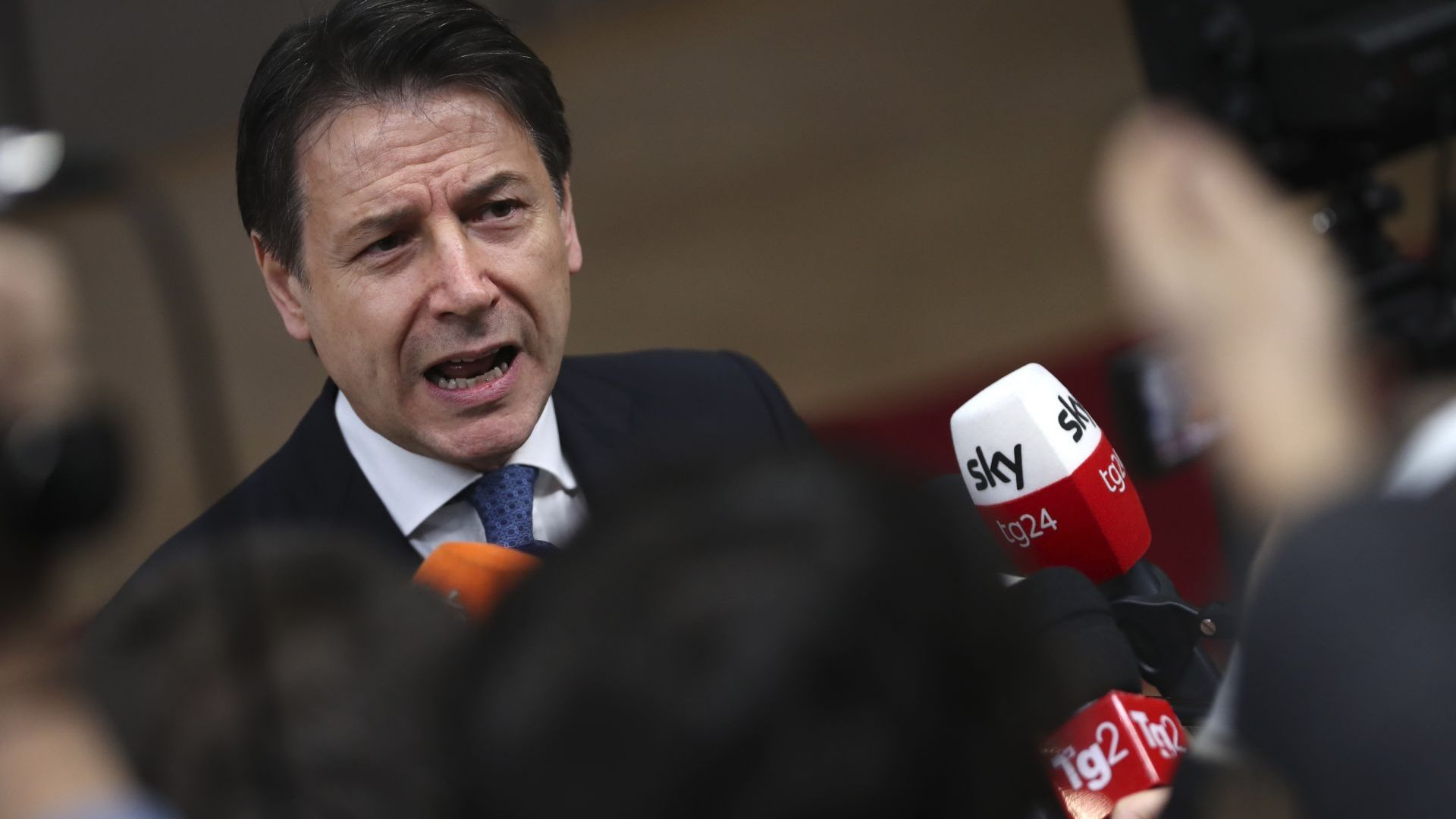 Премиерът на Италия Джузепе Конте отмени днешното си посещение в