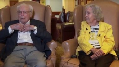 Най-възрастната двойка отпразнува 80-годишния си брак (видео)