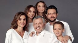 Кралска Коледа! Празничните снимки на семействата със синя кръв по света 