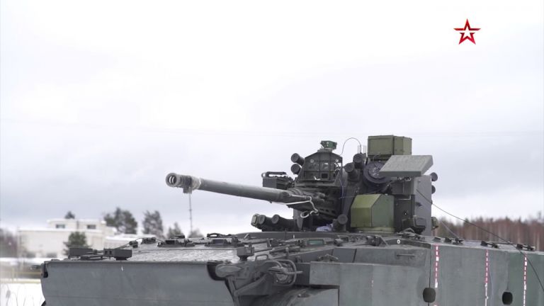 Русия тества нова бойна машина (видео)