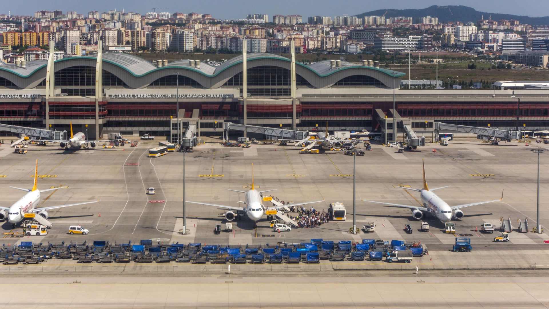 Фалшива заплаха предизвика паника в самолет, изпълняващ полет от Истанбул