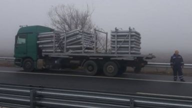Гъста мъгла затвори АМ "Тракия",  катастрофа доведе до теч на метан 