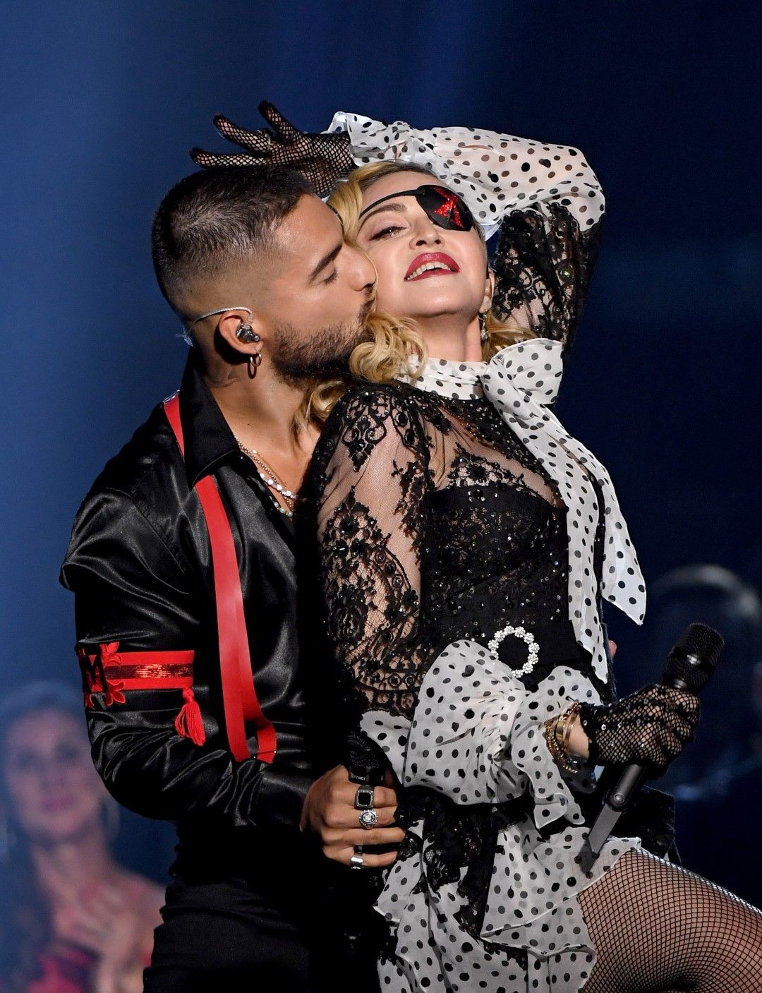 Малума и Мадона на сцената на наградите Билборд през май в Лас Вегас, Невада 